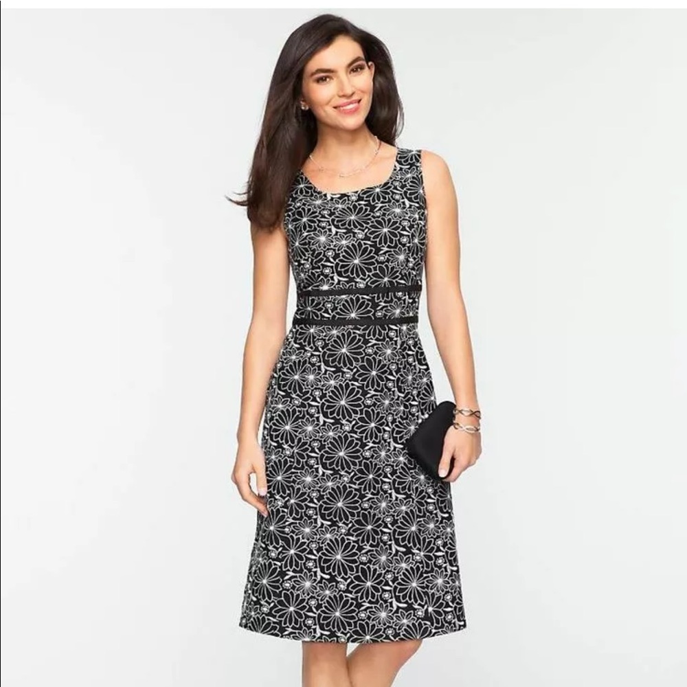 Talbots White Daisy pattern dress 14P